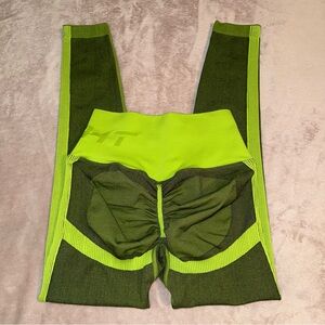 Echt arise scrunch legging size S